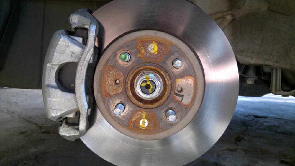 disc-brake-in-the-car